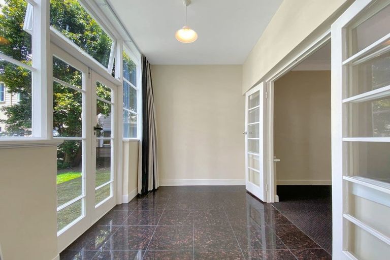 Photo of property in 20a Portland Crescent, Thorndon, Wellington, 6011