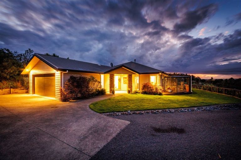 Photo of property in 71 Polson Hill Drive, Aokautere, Palmerston North, 4471