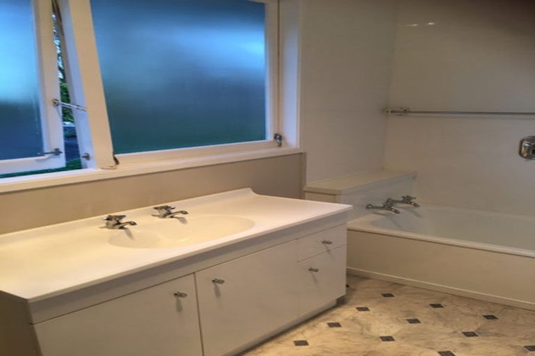 Photo of property in 225 Durham Drive, Havelock North, 4130