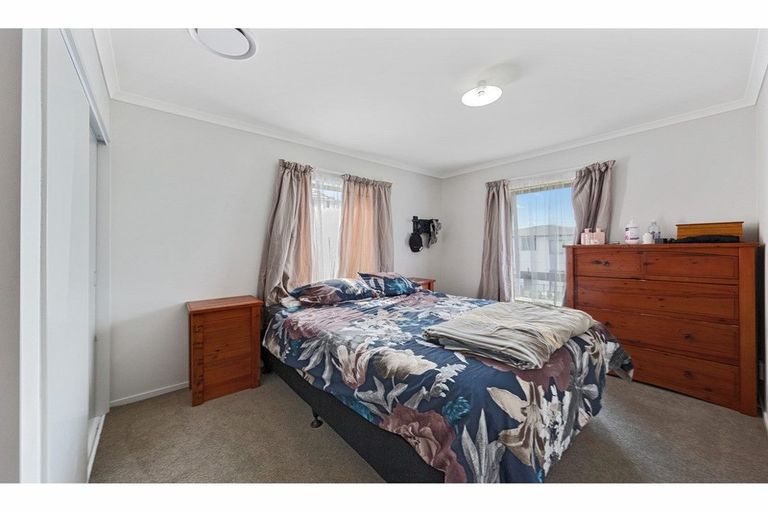 Photo of property in 22 Taiaapure Street, Weymouth, Auckland, 2103