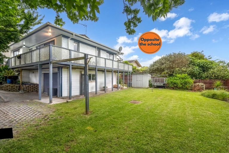 Photo of property in 58b Mirrabooka Avenue, Botany Downs, Auckland, 2010