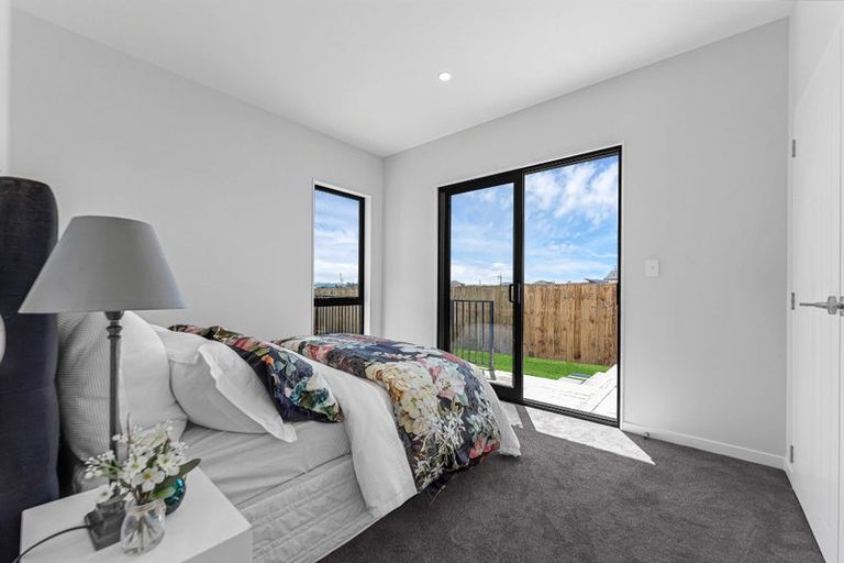 Photo of property in 27 Korowhiti Road, Clarks Beach, 2122