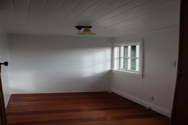 Photo of property in 13 Townsend Road, Miramar, Wellington, 6022