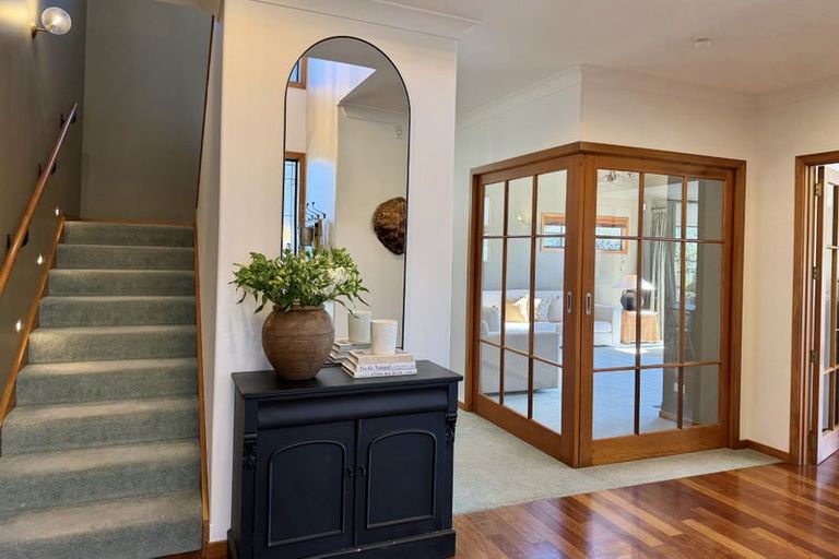 Photo of property in 40 Willowview Drive, Redwood, Christchurch, 8051