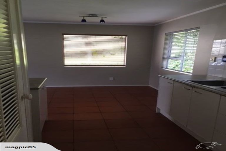 Photo of property in 10 Dakota Avenue, Beach Haven, Auckland, 0626