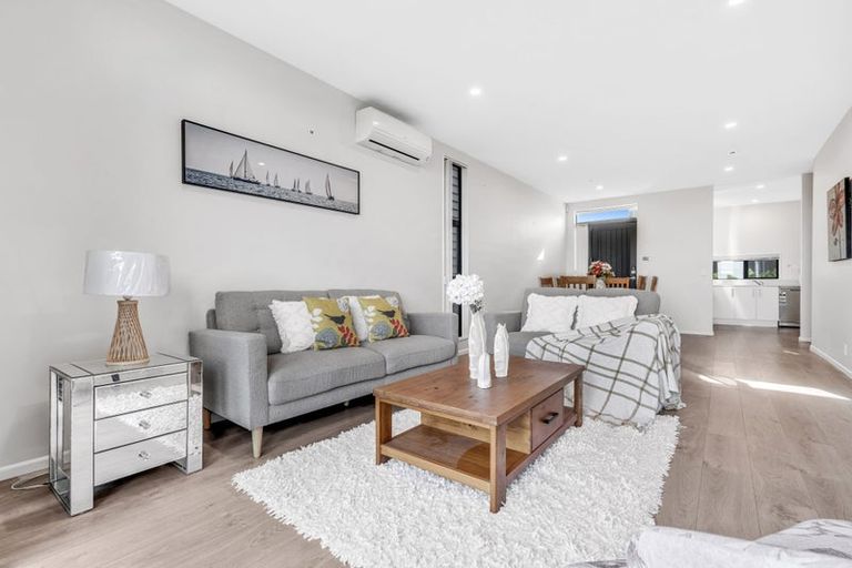 Photo of property in 15 Battalion Drive, Papakura, 2110