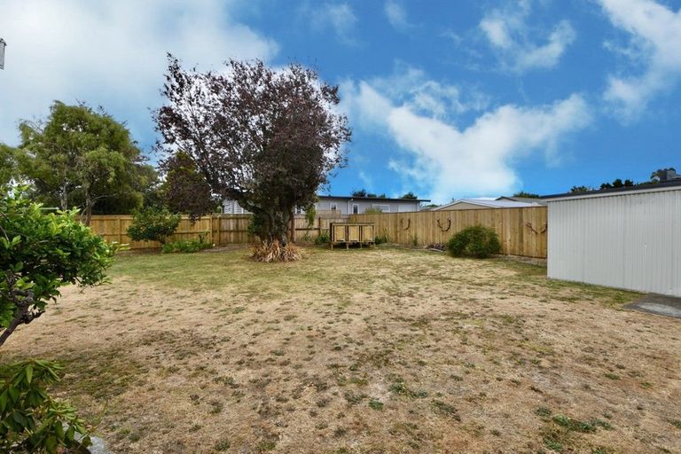 Photo of property in 2 Mckenzie Terrace, Carterton, 5713