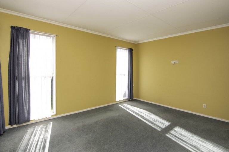 Photo of property in 24 Stillwater Place, Westbrook, Palmerston North, 4412