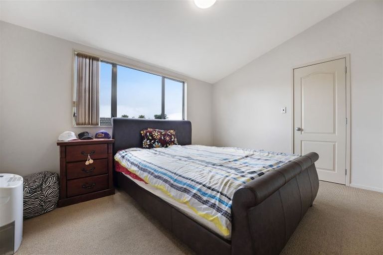 Photo of property in 51 Keywella Drive, Conifer Grove, Takanini, 2112