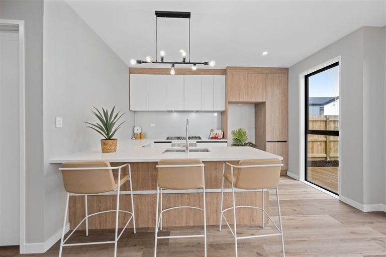 Photo of property in 14 Pohewa Road, Silverdale, 0932