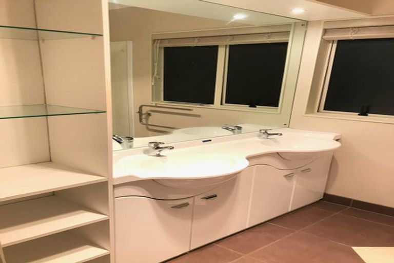 Photo of property in 100 Westerham Drive, Dannemora, Auckland, 2016