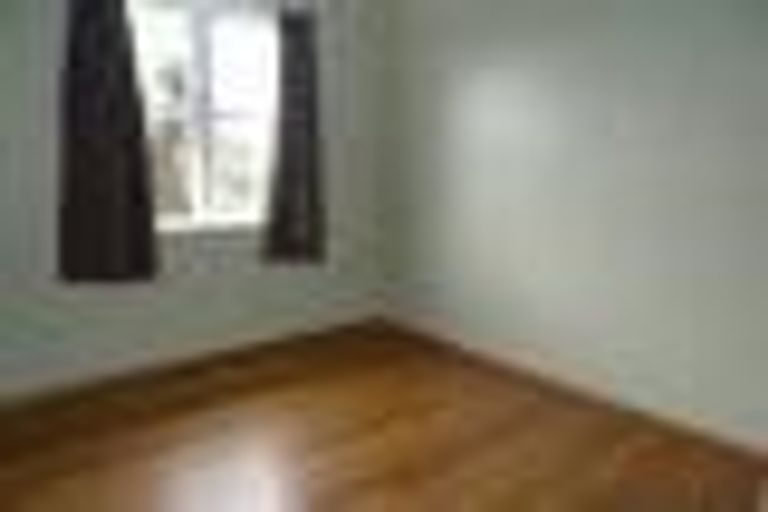 Photo of property in 60 Stewart Drive, Newlands, Wellington, 6037