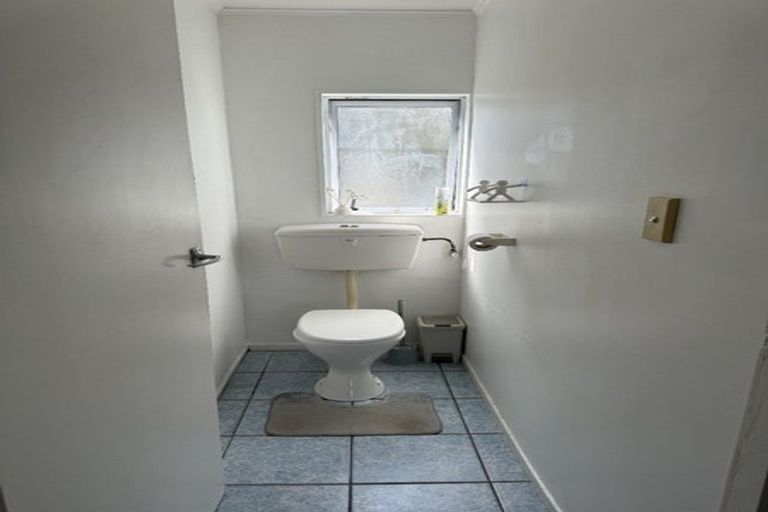 Photo of property in 1 Titoki Street, Te Atatu Peninsula, Auckland, 0610