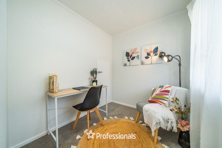 Photo of property in 8b Wai-iti Crescent, Woburn, Lower Hutt, 5010