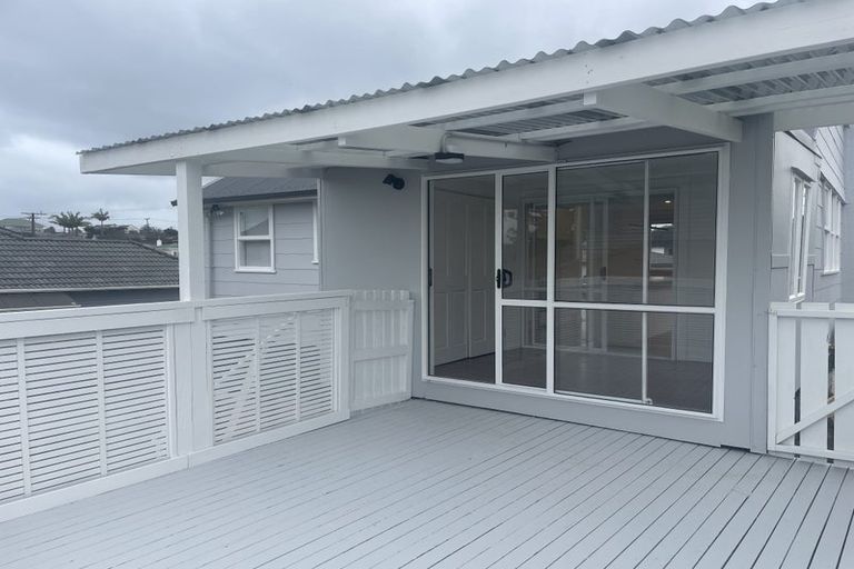 Photo of property in 45 Kelwyn Road, Kelston, Auckland, 0602