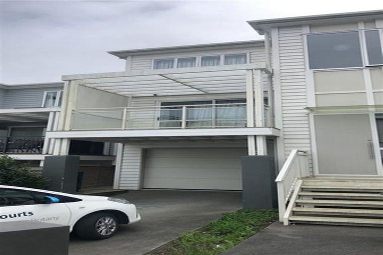 Photo of property in 9 Panakenake Way, Flat Bush, Auckland, 2019