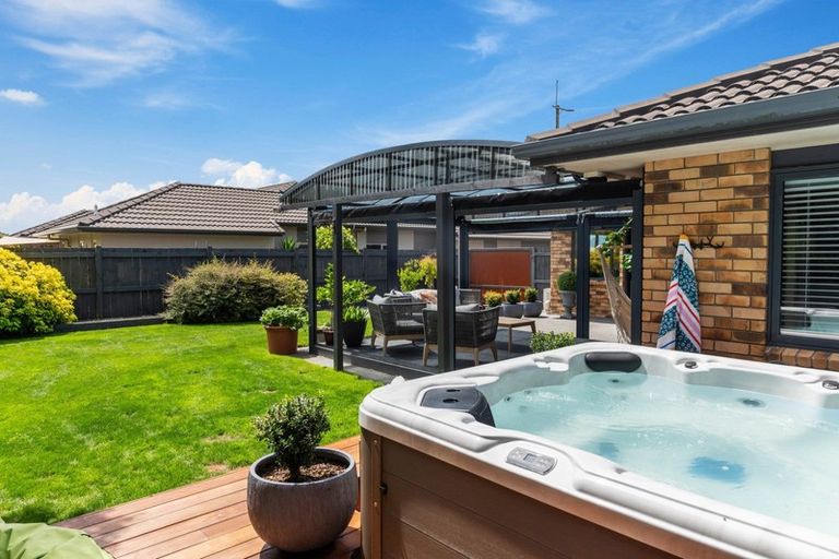 Photo of property in 17 Great Road West, Matipo Heights, Rotorua, 3015