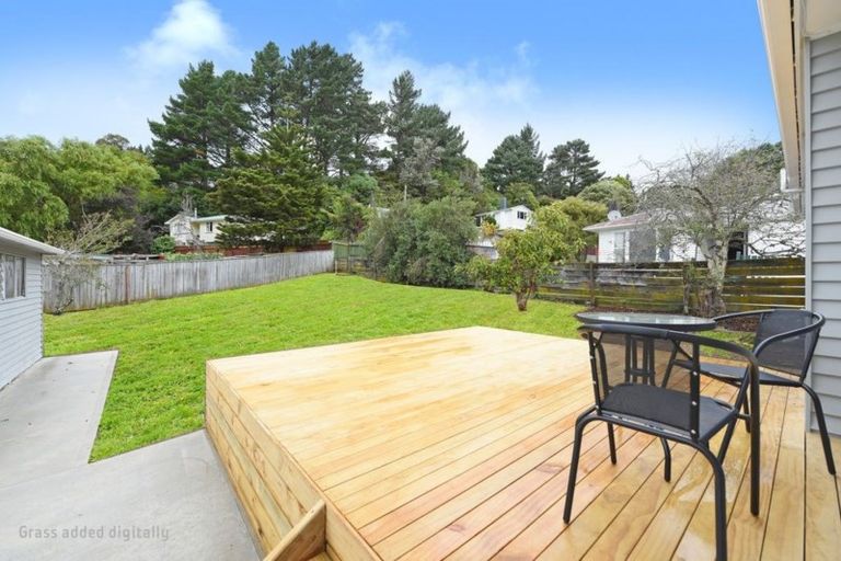 Photo of property in 2 Thomson Grove, Stokes Valley, Lower Hutt, 5019