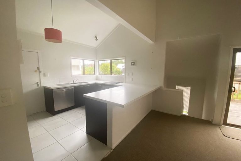 Photo of property in 88 Beach Road, Castor Bay, Auckland, 0620