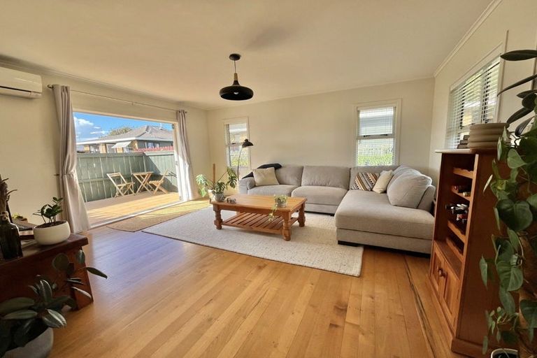 Photo of property in 10 Green Road, Panmure, Auckland, 1072