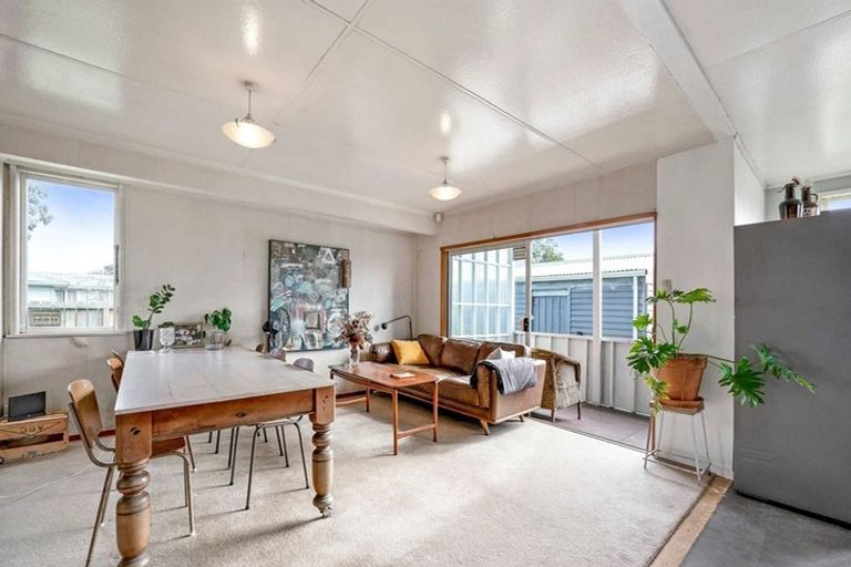 Photo of property in 74 Cranmere Crescent, Mangere East, Auckland, 2024