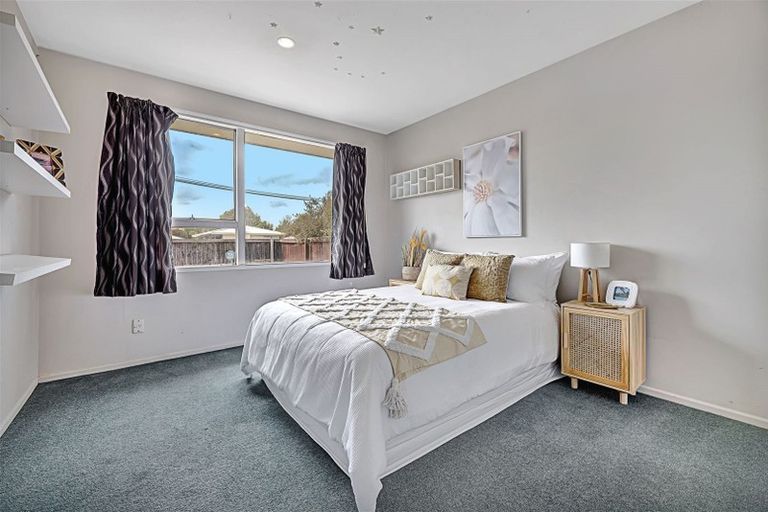 Photo of property in 24 Inwoods Road, Parklands, Christchurch, 8083