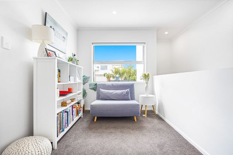 Photo of property in 19 Karauria Lane, Orewa, 0931