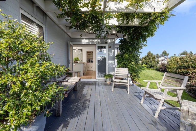 Photo of property in 18 Montia Close, Papamoa Beach, Papamoa, 3118