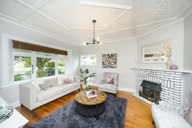 Photo of property in 15 Kowhai Avenue, Takaro, Palmerston North, 4410