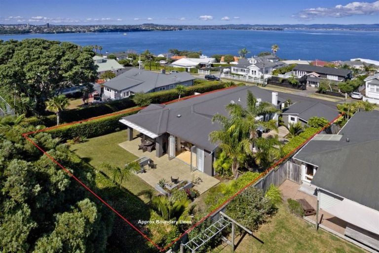 Photo of property in 7 Palmerston Road, Birkenhead, Auckland, 0626