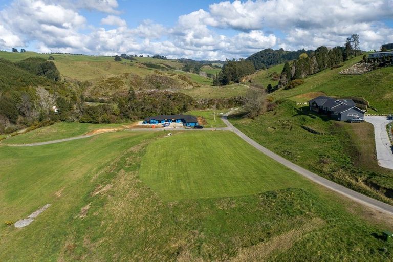 Photo of property in 52 Great Road West, Matipo Heights, Rotorua, 3015