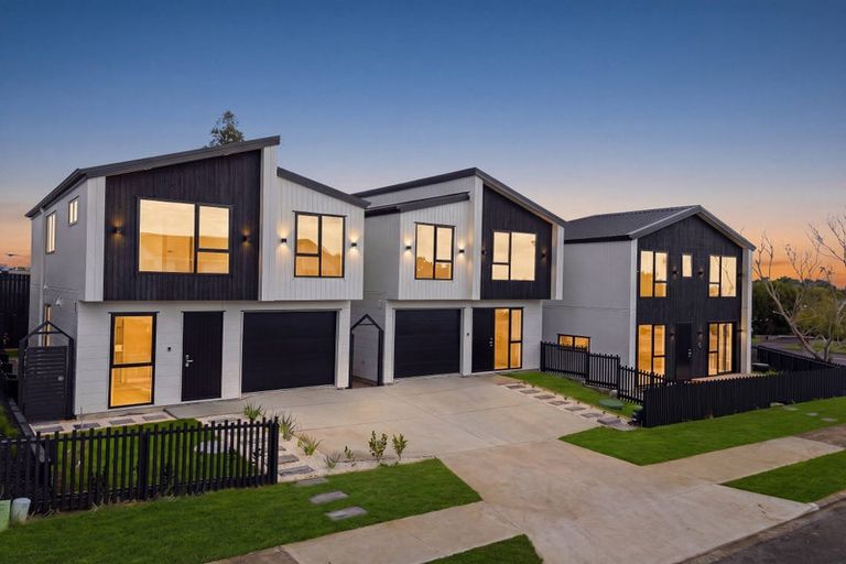 Photo of property in 1a Sheralee Place, Bucklands Beach, Auckland, 2014