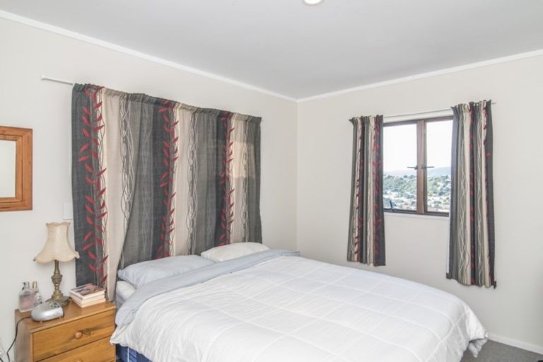 Photo of property in 2 Kaikoura Street, Maupuia, Wellington, 6022