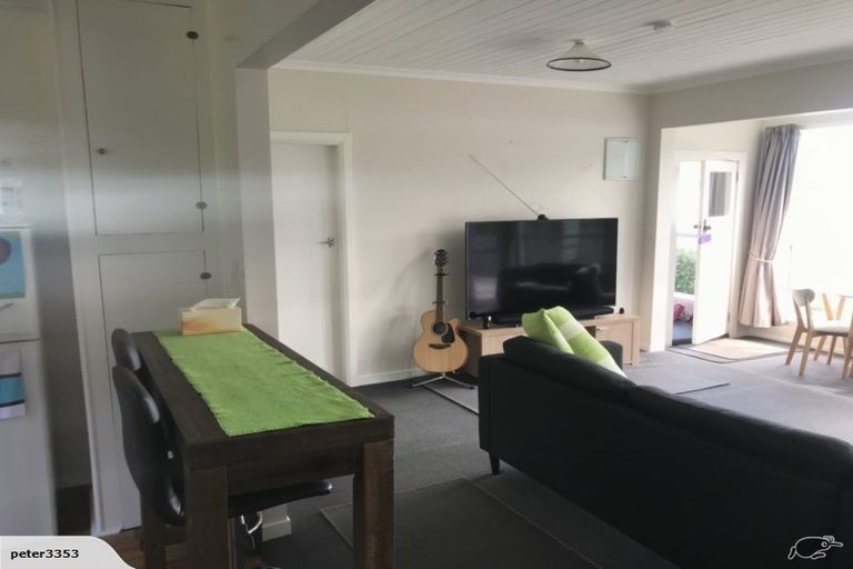 Photo of property in 8 Bewley Avenue, Macandrew Bay, Dunedin, 9014