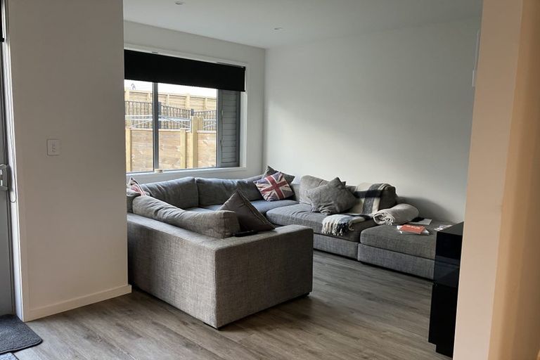 Photo of property in 11 Gunn Way, Hobsonville, Auckland, 0616