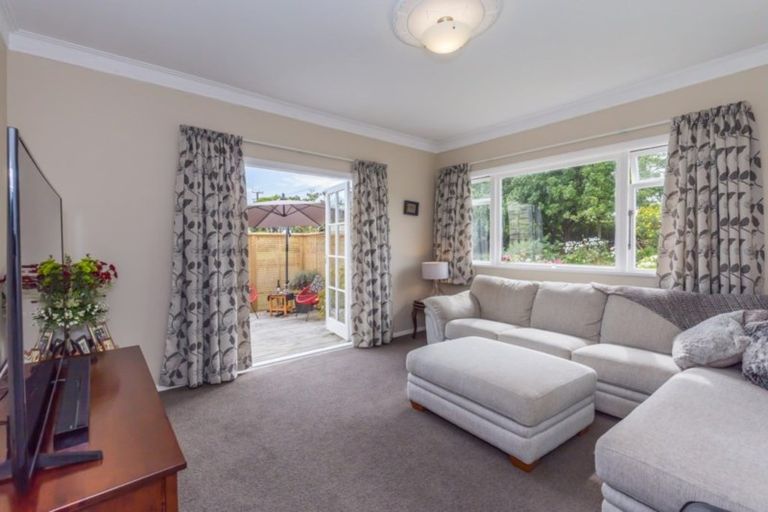 Photo of property in 61 Kawiu Road, Levin, 5510