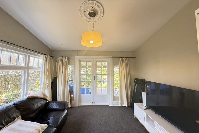Photo of property in 14 Weston Road, St Albans, Christchurch, 8052