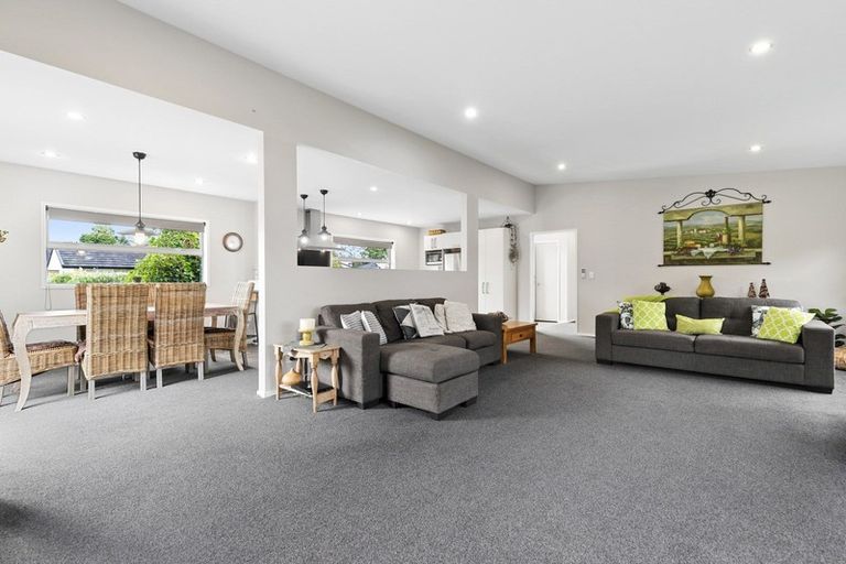 Photo of property in 17 Allendale Place, Morrinsville, 3300