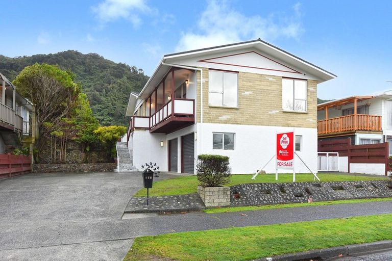 Photo of property in 176 California Drive, Totara Park, Upper Hutt, 5018