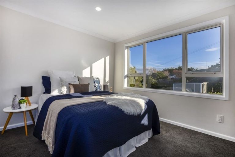 Photo of property in 68a Kahu Road, Paremata, Porirua, 5024