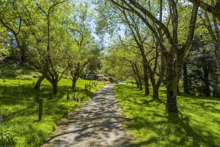 Photo of property in 298 Mangaone Road, Reikorangi, Waikanae, 5391