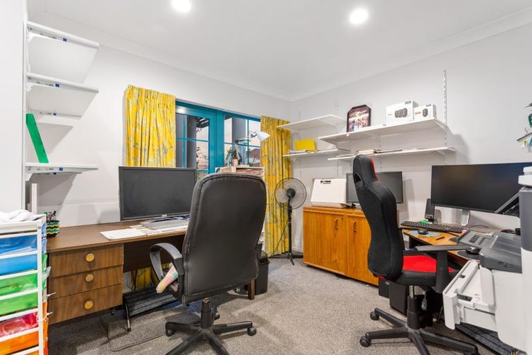 Photo of property in 3 Hobie Court, West Harbour, Auckland, 0618