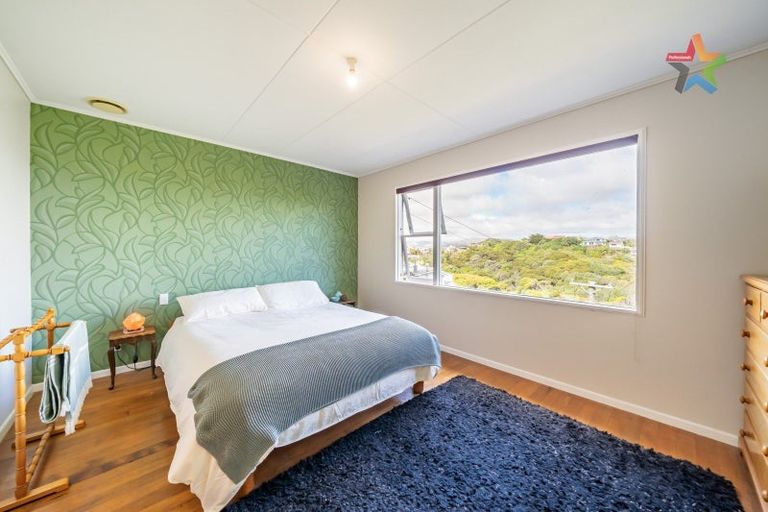 Photo of property in 15 Acheron Road, Paremata, Porirua, 5026