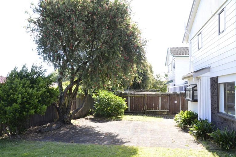 Photo of property in 1/11 Askew Place, Farm Cove, Auckland, 2012