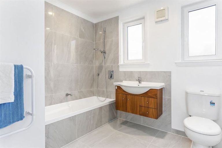 Photo of property in 275 Lake Road, Belmont, Auckland, 0622