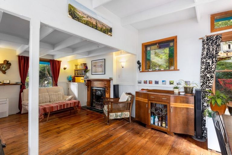 Photo of property in 38 Voelas Road, Lyttelton, 8082