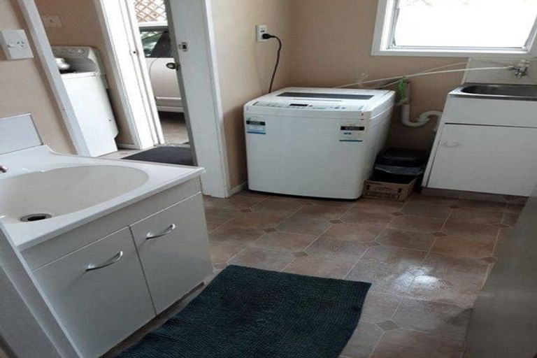 Photo of property in 98 Taharepa Road, Hilltop, Taupo, 3330