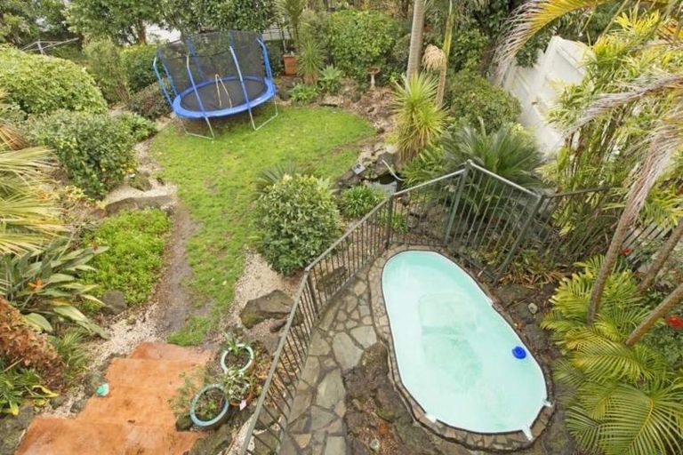 Photo of property in 1312 Whangaparaoa Road, Army Bay, Whangaparaoa, 0930
