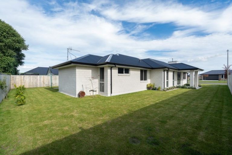 Photo of property in 6 Huka Heights Drive, Rangatira Park, Taupo, 3330