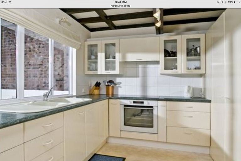 Photo of property in 2/5 Kegworth Place, Browns Bay, Auckland, 0630